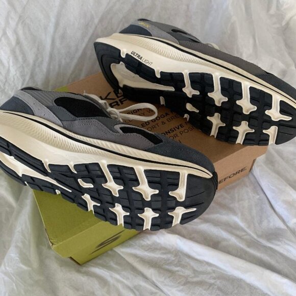 Skechers Sneaker Mens 9.5 Charcoal/ Black GO Run Consistent 2.0 Retro Runner - Picture 3 of 6